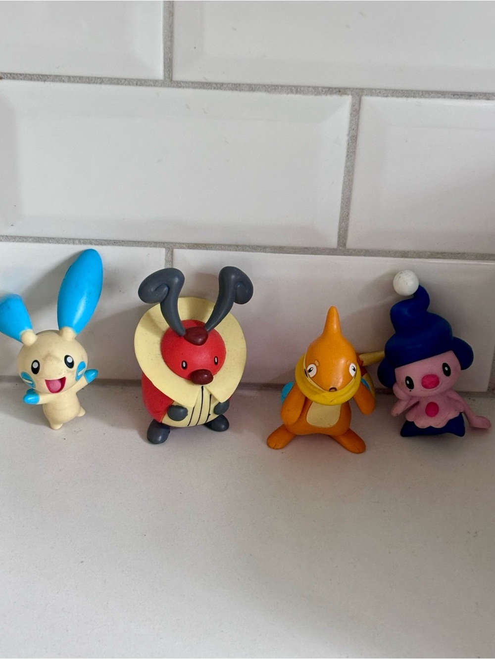 Pokémon figurines featuring minum, kricketot, buizel, mime Jr Jakks 2007